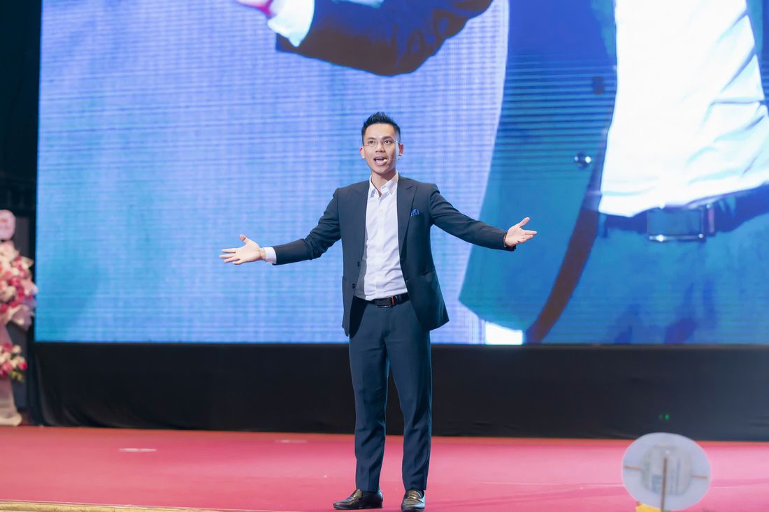 Chuong trinh dao tao cua Le Van Cuong - khoanh khac 24
